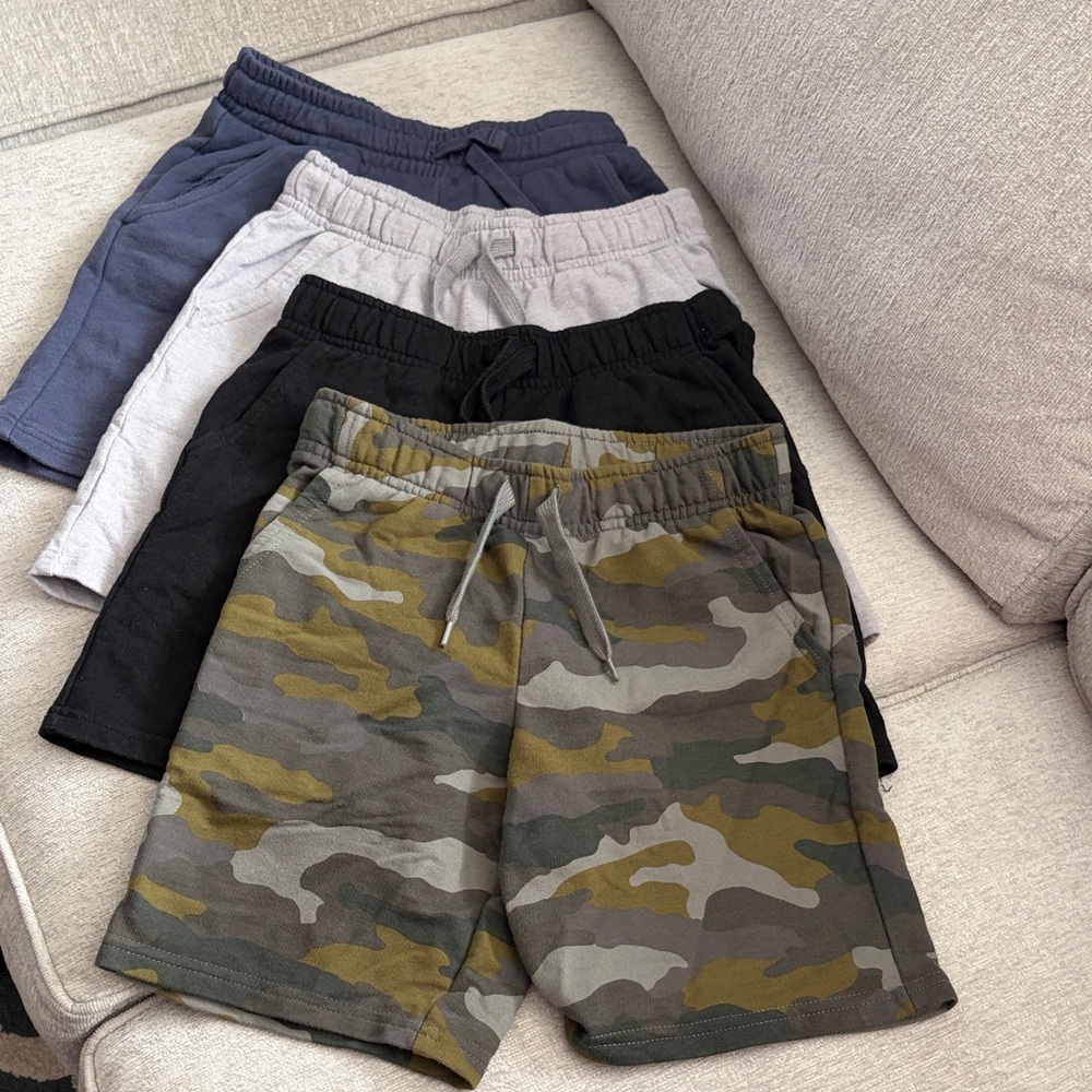 Cat and Jack Camo and Solid Color Short bundle boys size (M) 8.